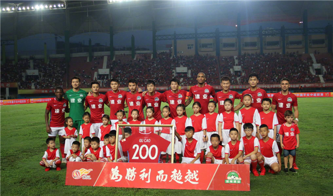 利物浦欧冠客场取分战平马竞（欧冠客场战平马竞，利物浦收获一分）