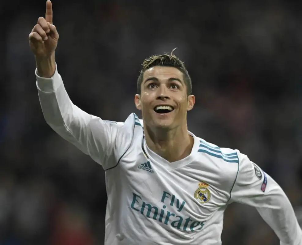 备受关注！74611名球迷现场观战英格兰女足vs中国女足的友谊赛