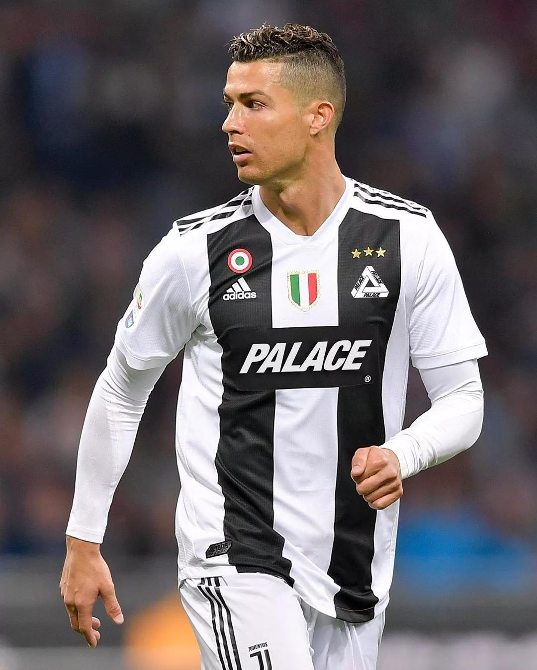 李国旭：马莱莱在申花做好前插就行，但在英博情况不一样（李国旭：在申花马莱莱只需专注前插，到了英博则截然不同）