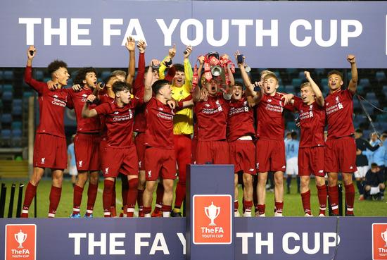 洛杉矶主帅：穆勒让温哥华队变更好，他是一名“现代10号”（洛杉矶主帅：穆勒令温哥华队更强，他是一位现代型10号位）