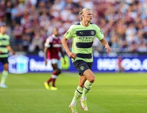 特德斯科：德布劳内能发现其他人发现不了的空当，并传出好球（特德斯科：德布劳内善于洞察他人难见的空当，送出精妙传球）