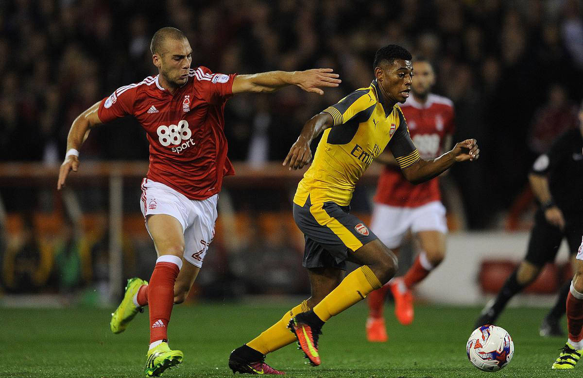 埃芬博格：拜仁前场三人能给卡尔空间，把他与梅西相比没好处（埃芬博格：拜仁锋线三人能为卡尔创造空间，与梅西作比较没有意义）